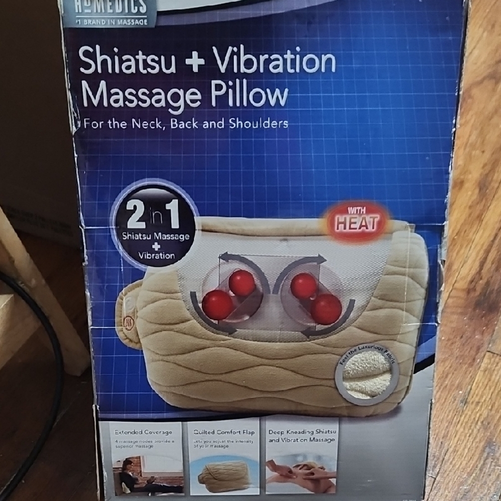 Homedics Heated Neck Massager - Cream and Red Comfort Pillow